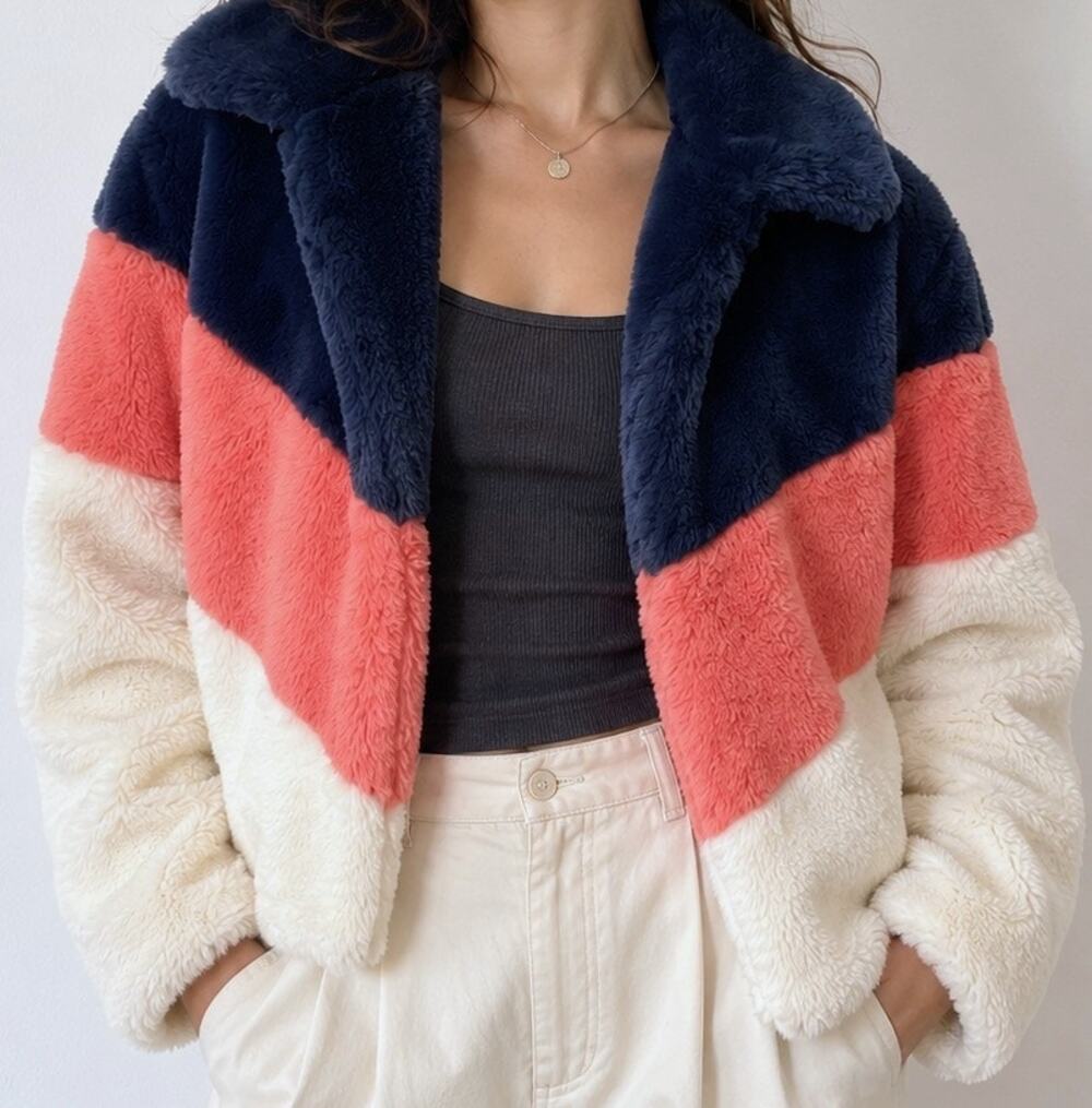 Madison & Berkeley, Plush
Faux fur Coat, women sz. XL Chevron Color Blocking